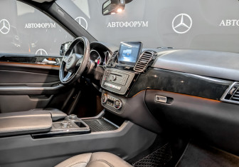 Подержанный автомобиль Mercedes-Benz GLE 2017 года (11 фото)