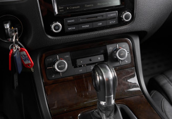 Подержанный автомобиль Volkswagen Touareg 2013 года (16 фото)