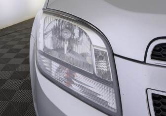 Подержанный автомобиль Chevrolet Orlando 2012 года (11 фото)