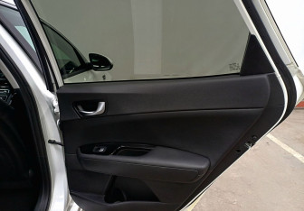 Подержанный автомобиль Kia Optima Sedan 2017 года (27 фото)