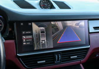 Подержанный автомобиль Porsche Cayenne 2020 года (19 фото)