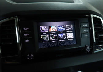 Подержанный автомобиль Skoda Karoq 2020 года (18 фото)