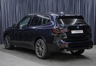 Подержанный автомобиль BMW X3 2024 года (7 фото)