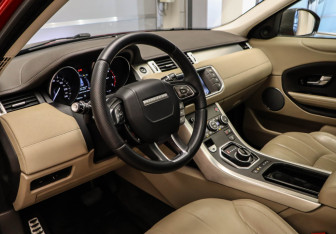 Подержанный автомобиль Land Rover Range Rover Evoque 2017 года (7 фото)