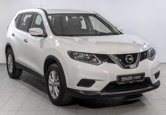Подержанный автомобиль Nissan X-Trail 2015 года (3 фото)