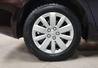 Подержанный автомобиль Chevrolet Cruze Hatchback 2014 года (9 фото)