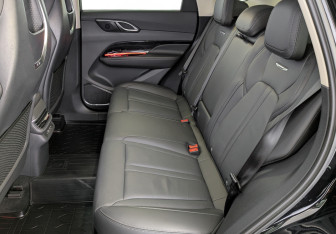 Подержанный автомобиль Hongqi HS3 2024 года (12 фото)