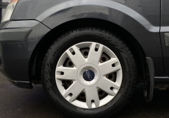 Подержанный автомобиль Ford Fusion 2008 года (9 фото)