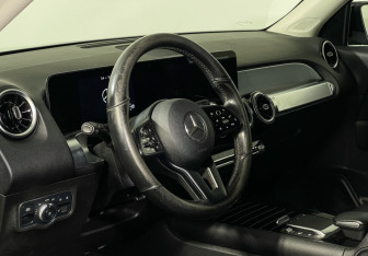 Подержанный автомобиль Mercedes-Benz GLB 2021 года (13 фото)