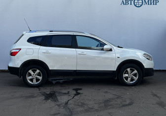 Подержанный автомобиль Nissan Qashqai+2 2011 года (4 фото)