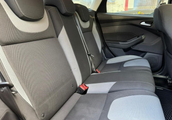 Подержанный автомобиль Ford Focus Hatchback 2013 года (11 фото)