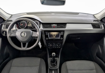 Подержанный автомобиль Skoda Rapid Liftback 2019 года (14 фото)