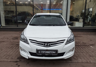 Подержанный автомобиль Hyundai Solaris Sedan 2014 года (2 фото)