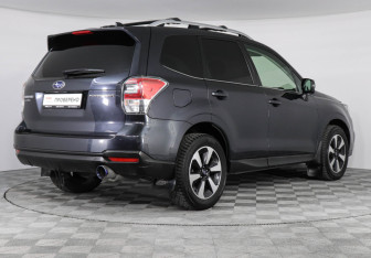 Подержанный автомобиль Subaru Forester Suv 2018 года (5 фото)