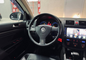 Подержанный автомобиль Volkswagen Jetta Sedan 2008 года (12 фото)