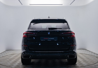 Подержанный автомобиль BMW X5 2021 года (4 фото)