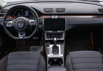 Подержанный автомобиль Volkswagen Passat CC 2011 года (13 фото)