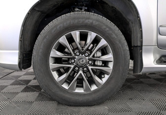 Подержанный автомобиль Lexus GX 2017 года (18 фото)