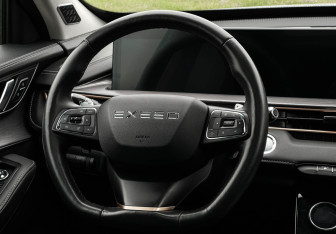 Подержанный автомобиль Exeed LX 2022 года (14 фото)