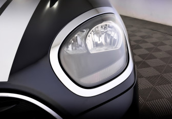 Подержанный автомобиль MINI Countryman 2019 года (17 фото)