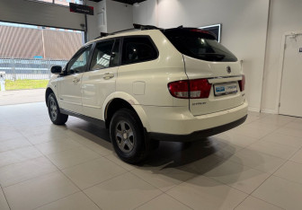 Подержанный автомобиль SsangYong Kyron 2010 года (6 фото)