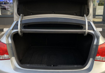 Подержанный автомобиль Chevrolet Cruze Sedan 2013 года (10 фото)