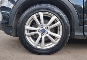 Подержанный автомобиль Ford Kuga 2016 года (9 фото)