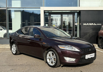 Подержанный автомобиль Ford Mondeo Sedan 2010 года (3 фото)
