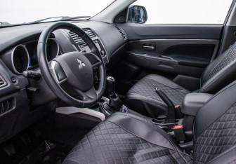 Подержанный автомобиль Mitsubishi ASX 2013 года (9 фото)