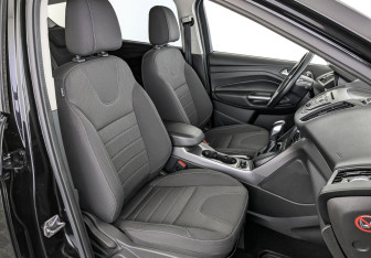 Подержанный автомобиль Ford Kuga 2016 года (24 фото)