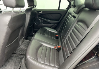 Подержанный автомобиль Jaguar X-Type Sedan 2008 года (11 фото)