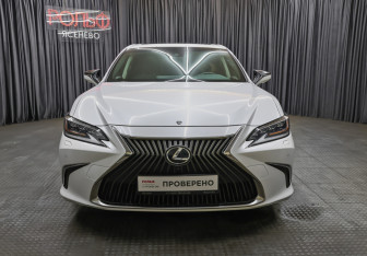 Подержанный автомобиль Lexus ES 2019 года (2 фото)