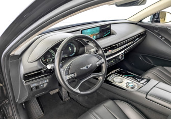 Подержанный автомобиль Genesis G80 2021 года (16 фото)
