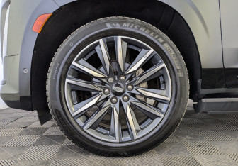 Подержанный автомобиль Cadillac Escalade Suv 2022 года (16 фото)