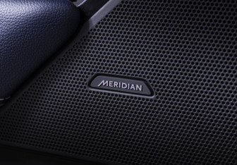 Подержанный автомобиль Land Rover Range Rover Velar 2020 года (24 фото)