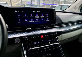 Подержанный автомобиль Kia Carnival 2021 года (17 фото)