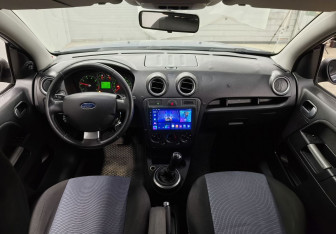 Подержанный автомобиль Ford Fusion 2007 года (11 фото)