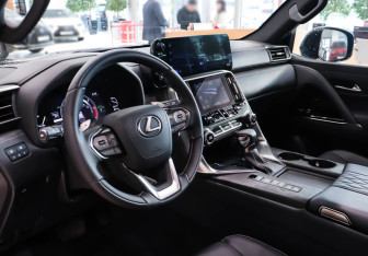 Новый Lexus LX 2025 (9 фото)
