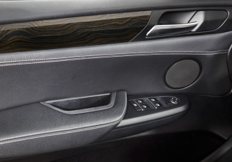 Подержанный автомобиль BMW X3 2014 года (15 фото)