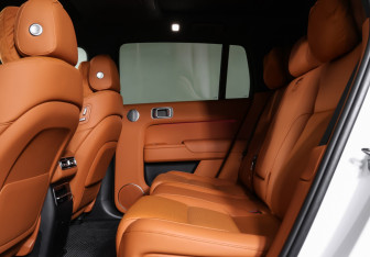 Подержанный автомобиль LiXiang L7 2024 года (11 фото)