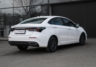 Подержанный автомобиль Omoda S5 2024 года (4 фото)