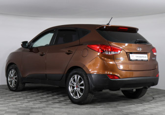 Подержанный автомобиль Hyundai ix35 2013 года (7 фото)