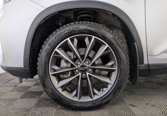 Подержанный автомобиль Chery Tiggo 8 Pro Max 2025 года (15 фото)