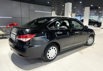 Подержанный автомобиль Nissan Almera Sedan 2014 года (4 фото)