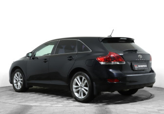 Подержанный автомобиль Toyota Venza 2014 года (7 фото)