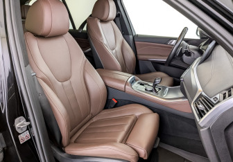 Подержанный автомобиль BMW X5 2020 года (24 фото)