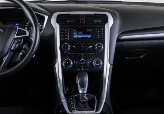 Подержанный автомобиль Ford Mondeo Sedan 2015 года (13 фото)