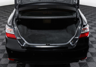 Подержанный автомобиль Toyota Camry Sedan 2012 года (10 фото)