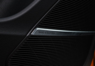 Подержанный автомобиль Audi Q8 2019 года (19 фото)