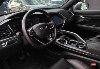 Подержанный автомобиль Geely Tugella 2022 года (12 фото)